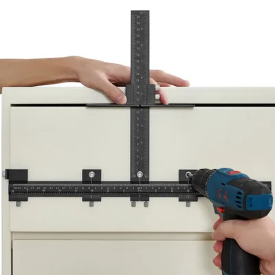Cabinet hardware jig